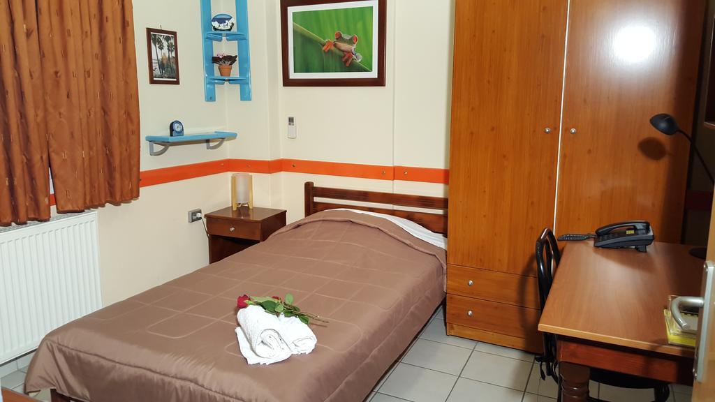 Stella Family Apartments Sindos Room photo